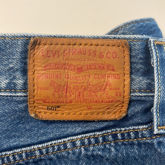 Levi’s 501 short - Picture 2 of 4
